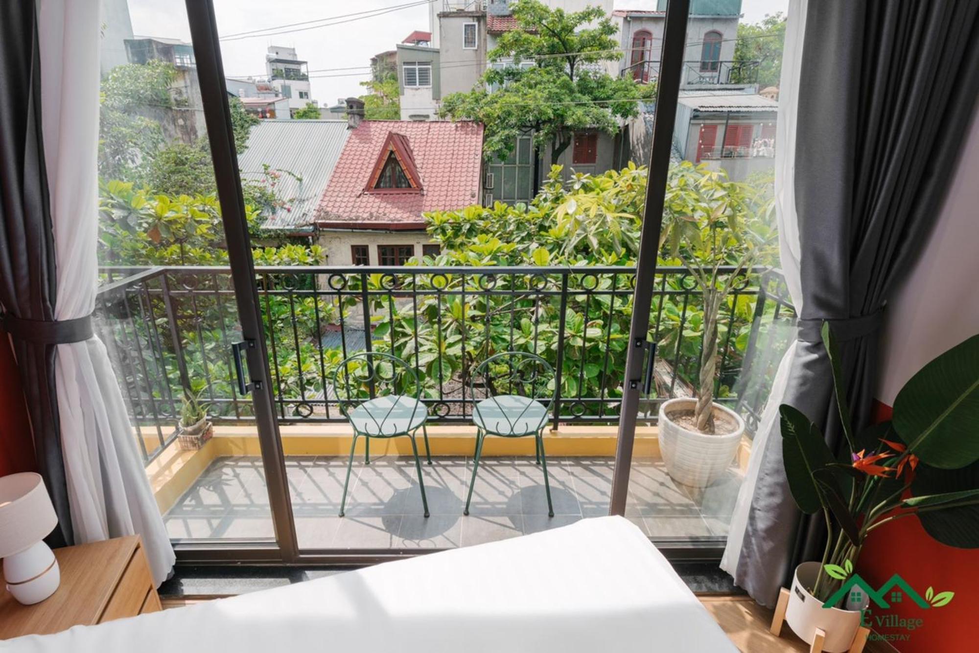 E Village Hotel Hanoï Extérieur photo